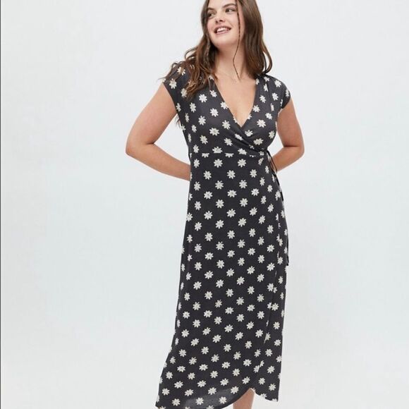 Urban Outfitters midi wrap dress size S NWOT 
Never worn before - Picture 1 of 9
